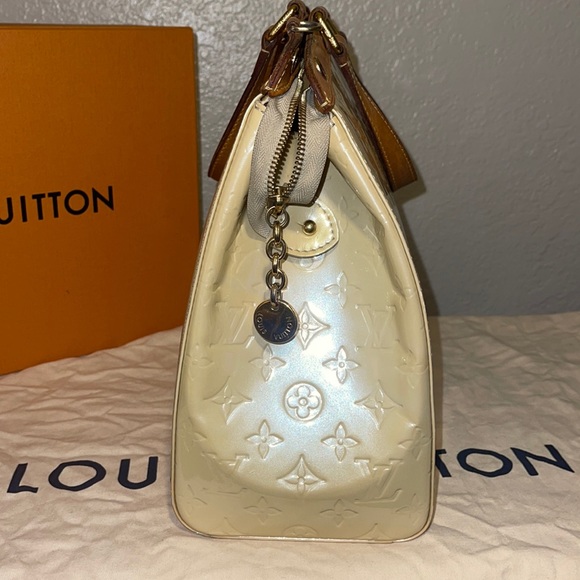Authentic Louis Vuitton Vernis brea GM cream marshmallow tote everyday bag - Picture 3 of 15